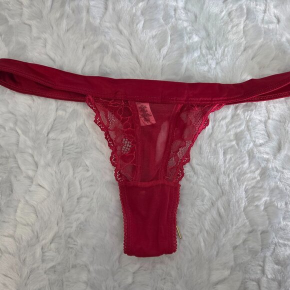 Victoria Secret Red Lace Thong Women's Medium Panties Vintage 1997 - Picture 1 of 4